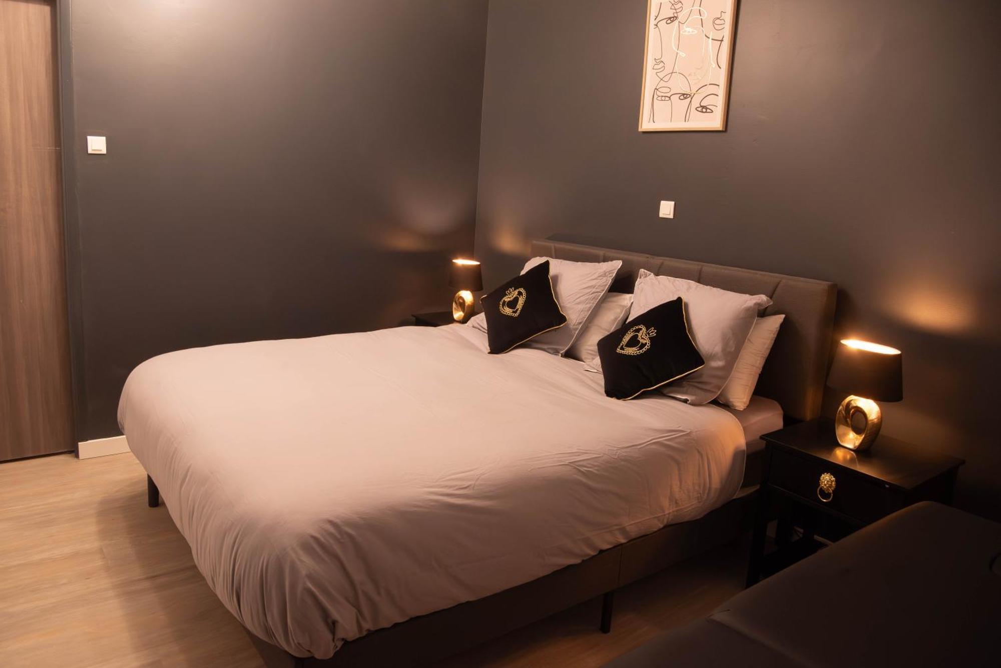 Suite Romantique Jacuzzi Moulins  Eksteriør bilde
